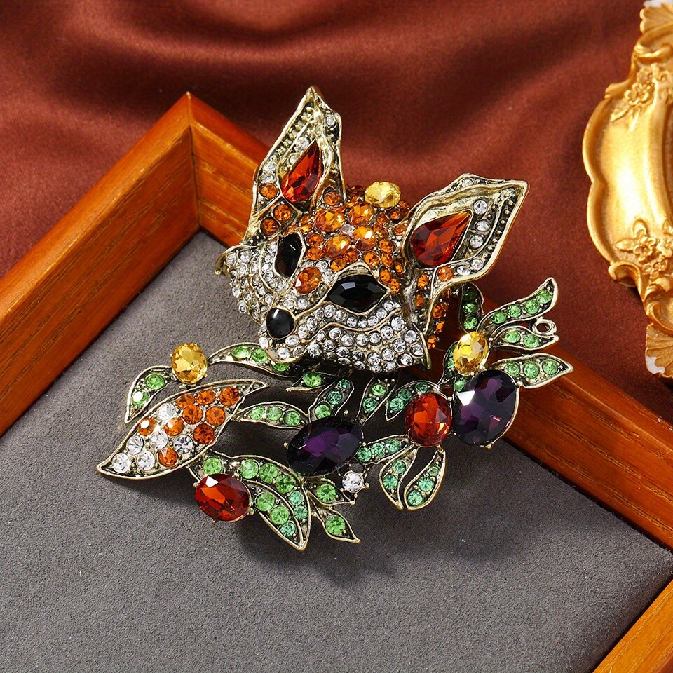 Elegant Vintage-Inspired Fox Brooch with Sparkling Rhinestones