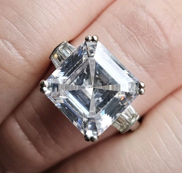 BGE 925 Sterling Silver Asscher Cut Simulated Diamond Ring Size 9.5 – 6.79g