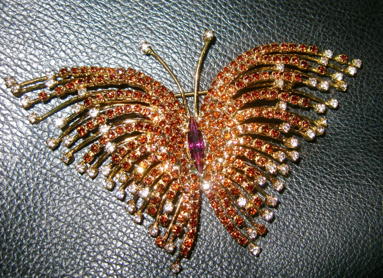 “VERY BEAUTIFUL RHINESTONE STUDDED BUTTERFLY BROOCH” UNSIGNED & IT SPARKLES!