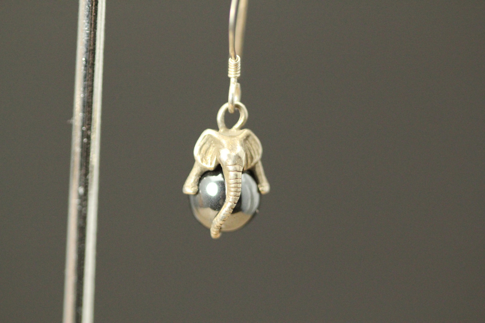 925 Sterling Silver Elephant & Hematite Bead Dangle Earrings 5.6 Grams (EAR5742)
