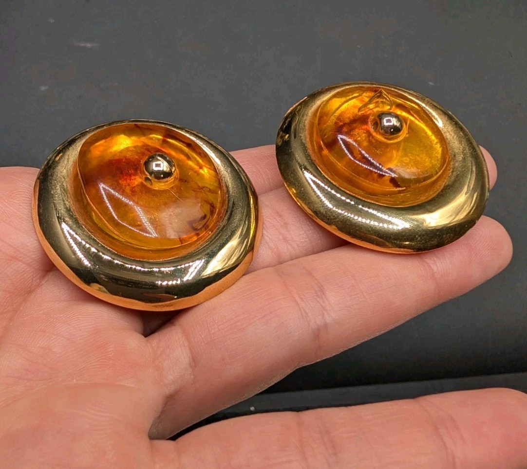 Vintage Signed Valentino Garavani Marbled Runway Bold Gold Tone Clip On Earrings
