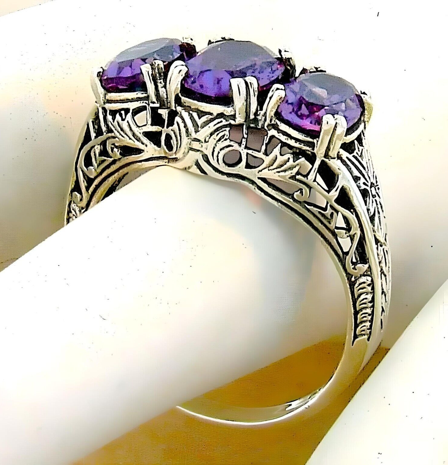 COLOR CHANGING 925 STERLING SILVER THREE-STONE SIMULATED ALEXANDRITE RING 422X
