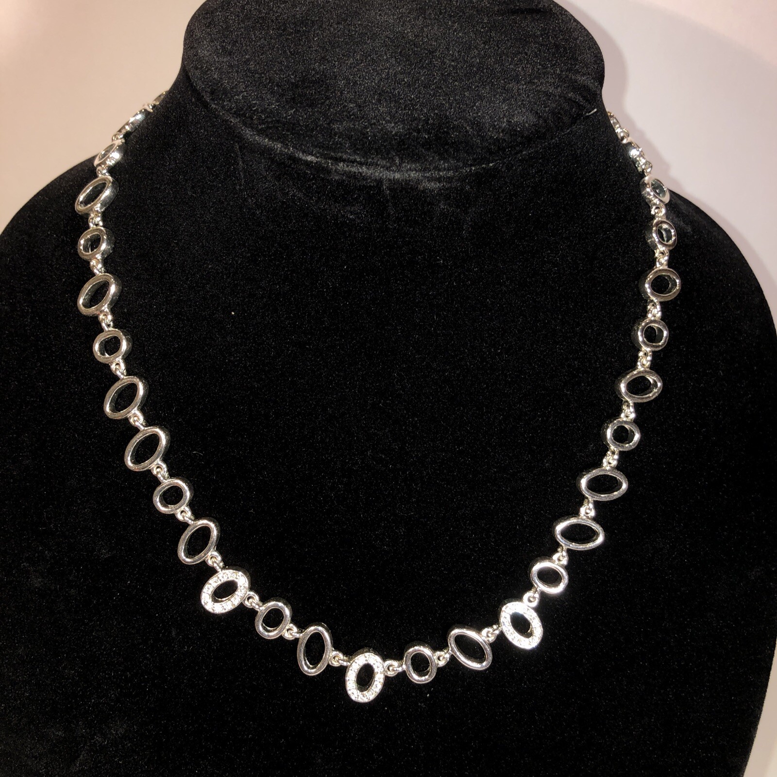 Elegant Silver Plated Ovals Necklace 16.5 to 19.5 Inches Wedding Jewelry