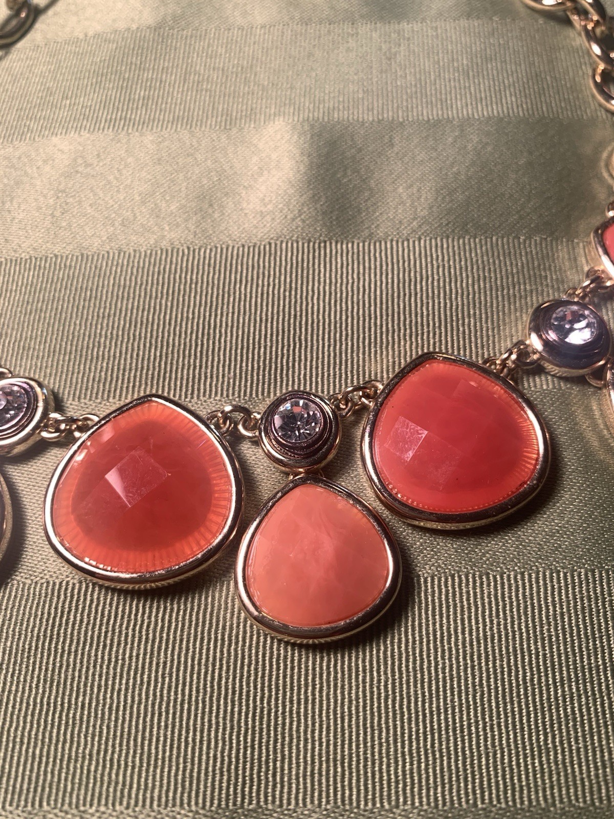 Dana Buchman Chunky Necklace Gold tone Orange Accents Rhinestones 16″-19″