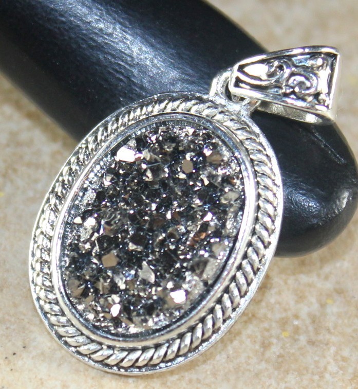 SILVER Vintage Style Silver Gray Titanium Druzy Oval Pendant WP15005