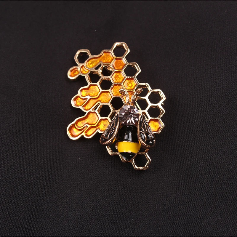 Women Men Unisex Bee Lover Brooch Fashion Bees Animals Pins Badge Jewelry