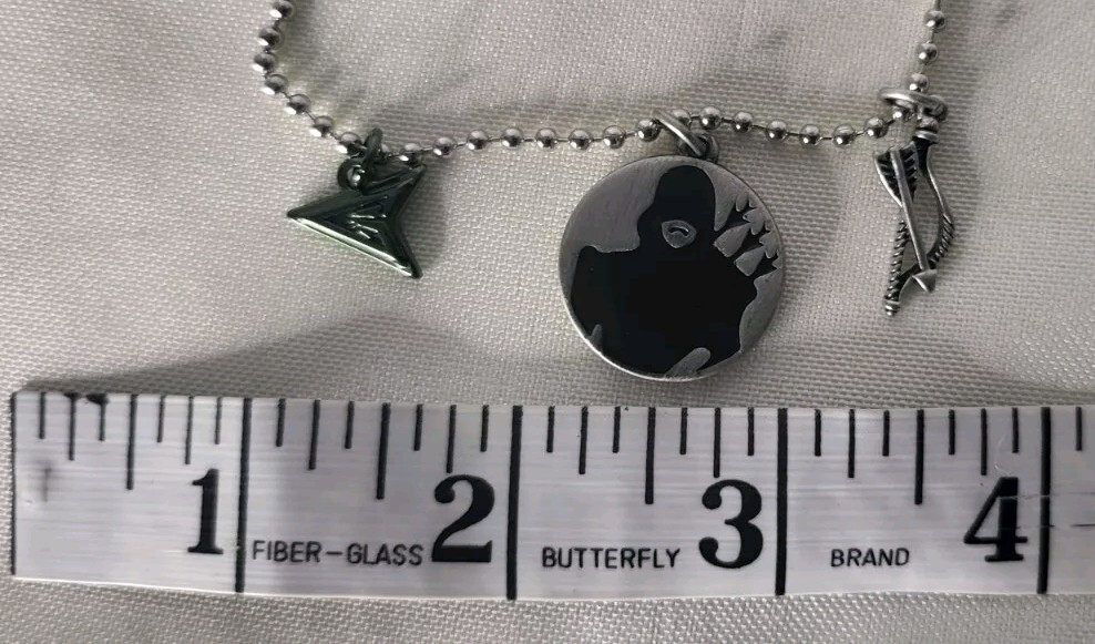 13″ Ball Chain The Arrow Charm Necklace Costume Jewelry, DC Comics WB Tv Series
