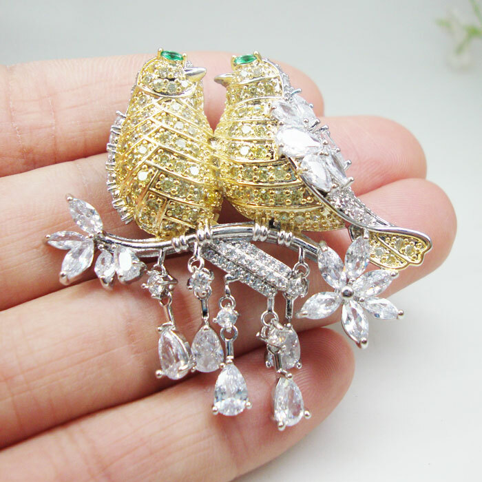 High Quality Zircon Crystal Pendant Magpie Bird Brooch Pin Yellow Parrot Gift