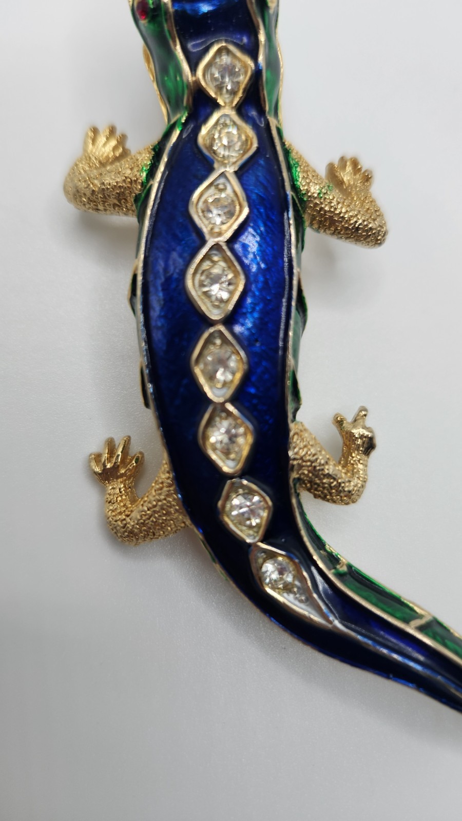 Lizard with a Wiggling Tongue Gold Tone Enamel Brooch