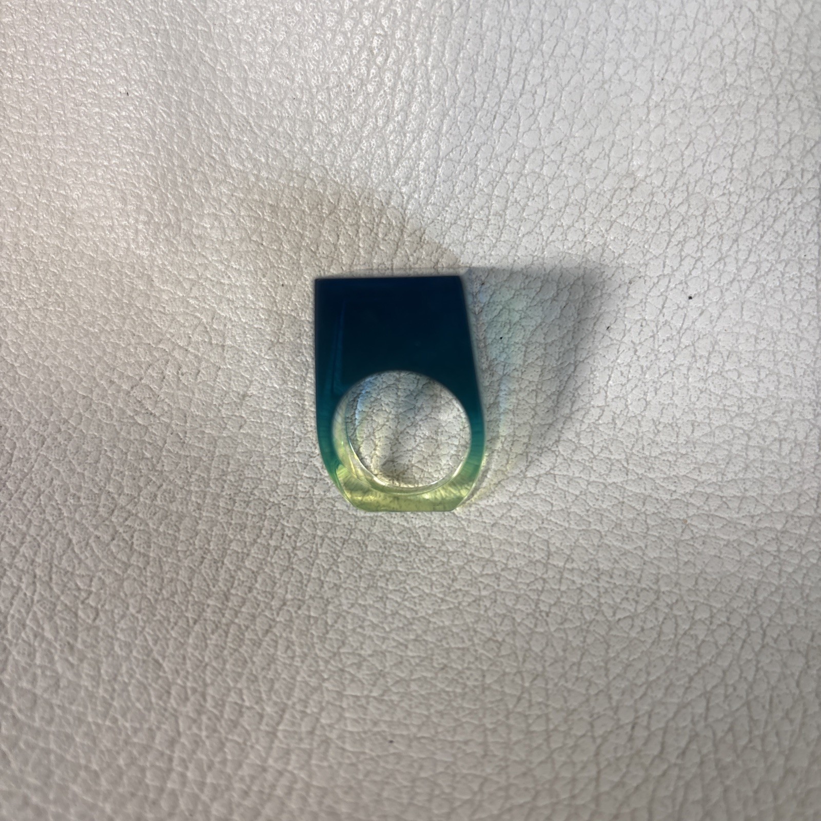 Vintage Resin Lucite Plastic Blue/Green Striped Multicolor Ring MOD Boho Size 6