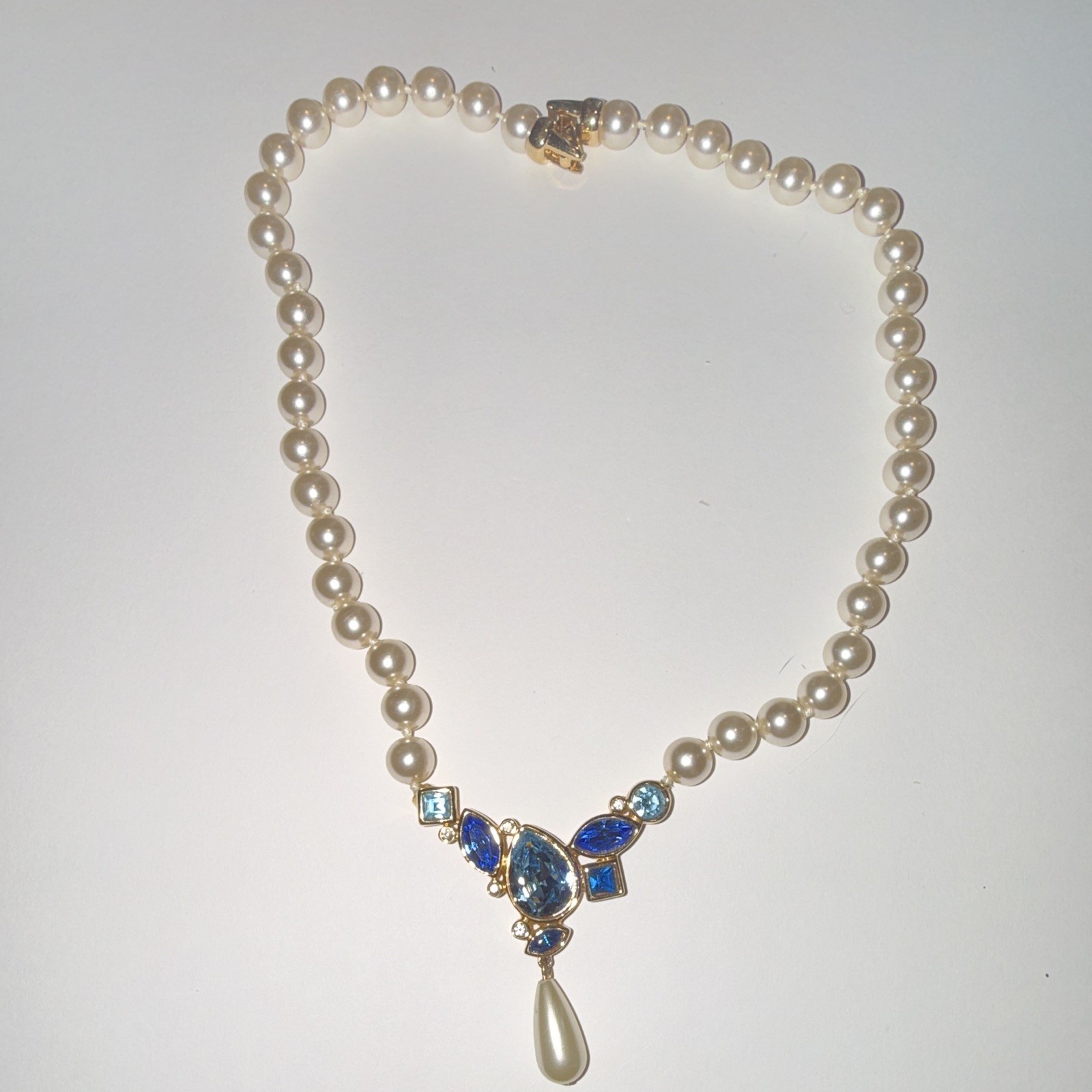 VINTAGE AQUAMARINE BLUE CRYSTAL STATEMENT NECKLACE