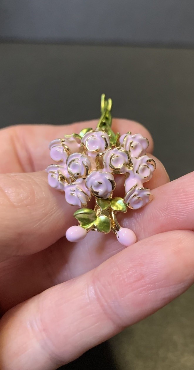 Enamel Rose Bouquet Brooch Pink and Green Gold Tone 2” Flowers Cute New