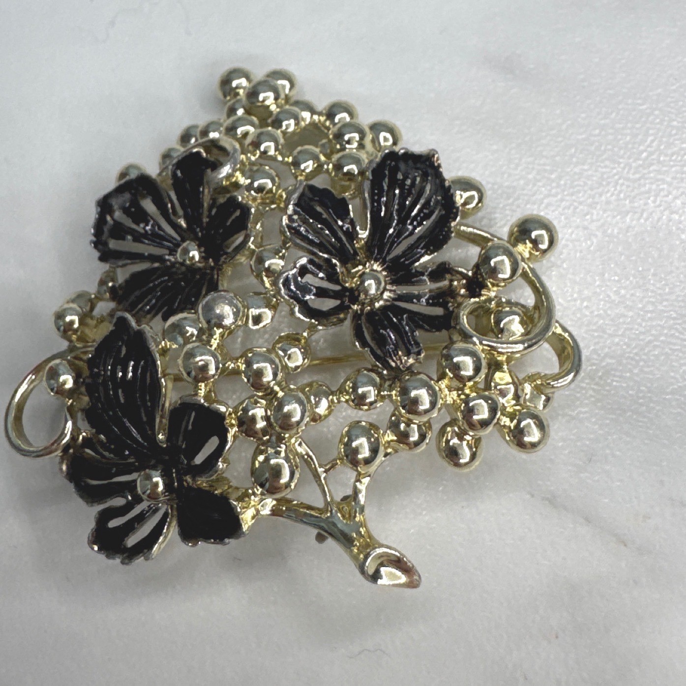 Vintage Sarah Coventry Gold Tone Black Floral Leaf Brooch Pin and Blk Earrings