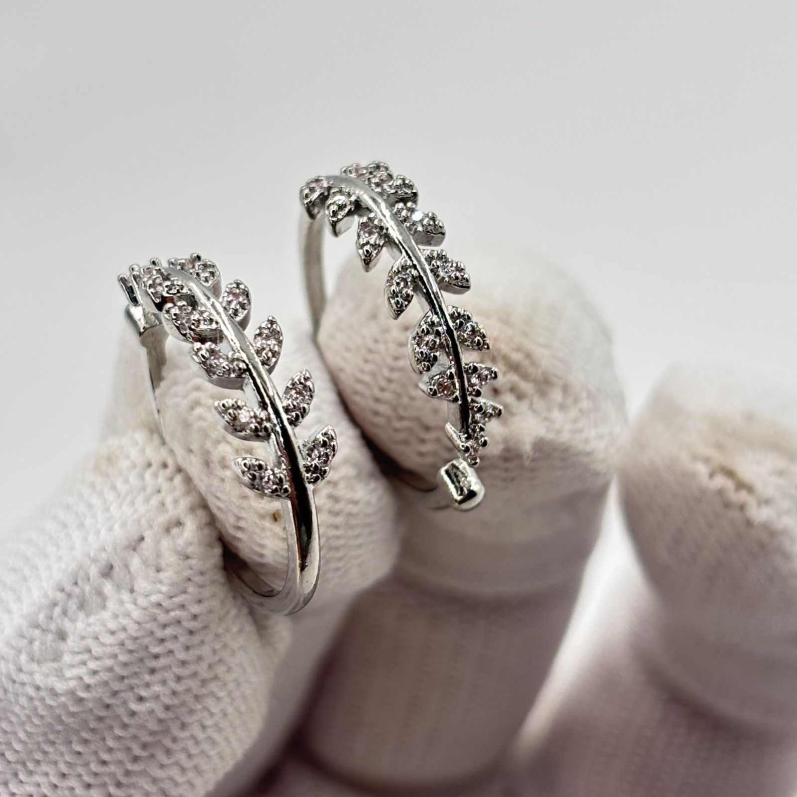Silver Plated Adjustable Leaf Toe Rings Set of 2 Open Band Artificial Stone