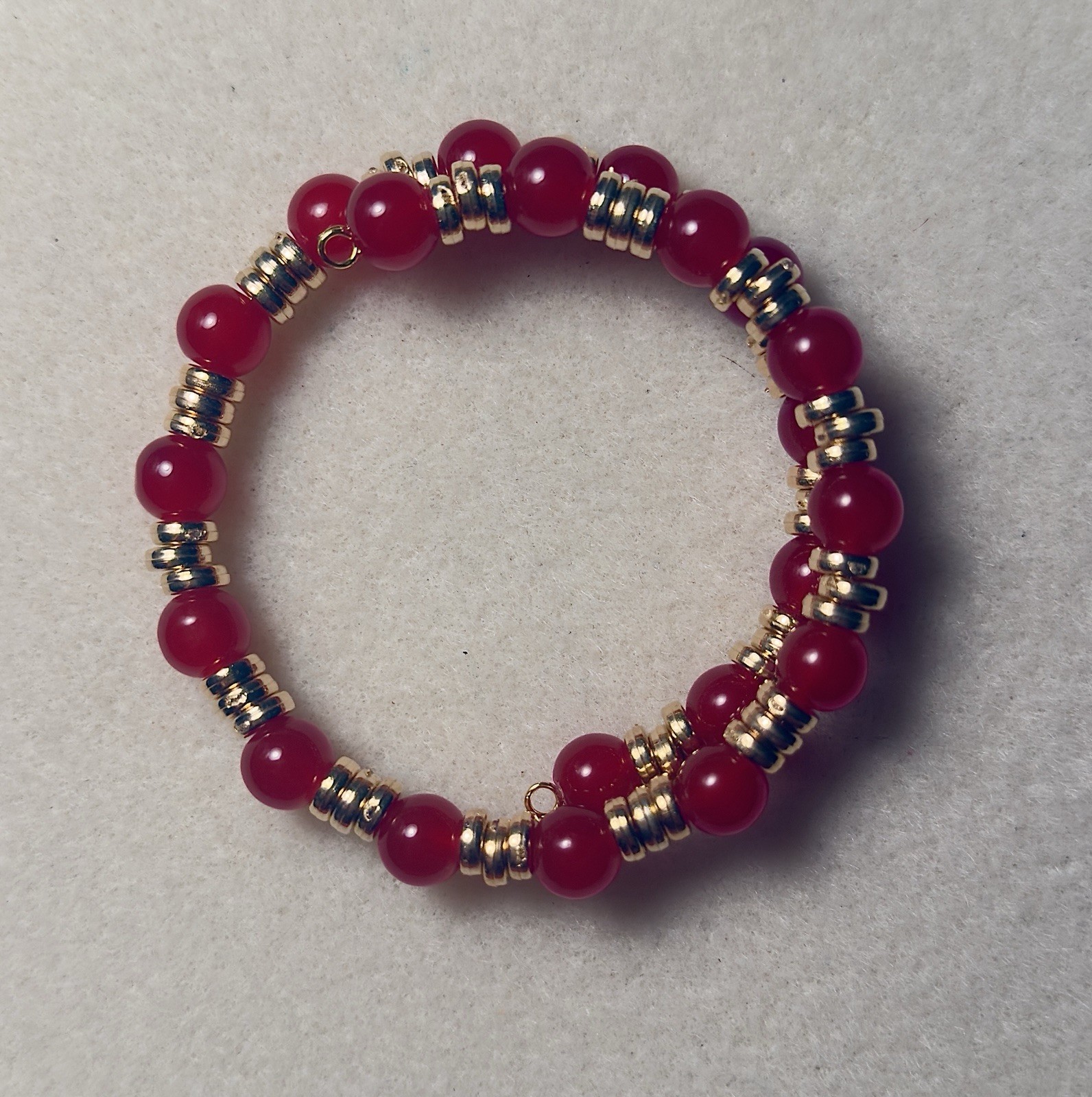 Glass Beaded Stretch Stackable Bracelets Red Green Gold-Tone Round Beads