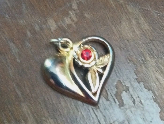 Heart Shaped Necklace / Pendant w/ Red Gemstone – Gold Toned Costume Jewelry