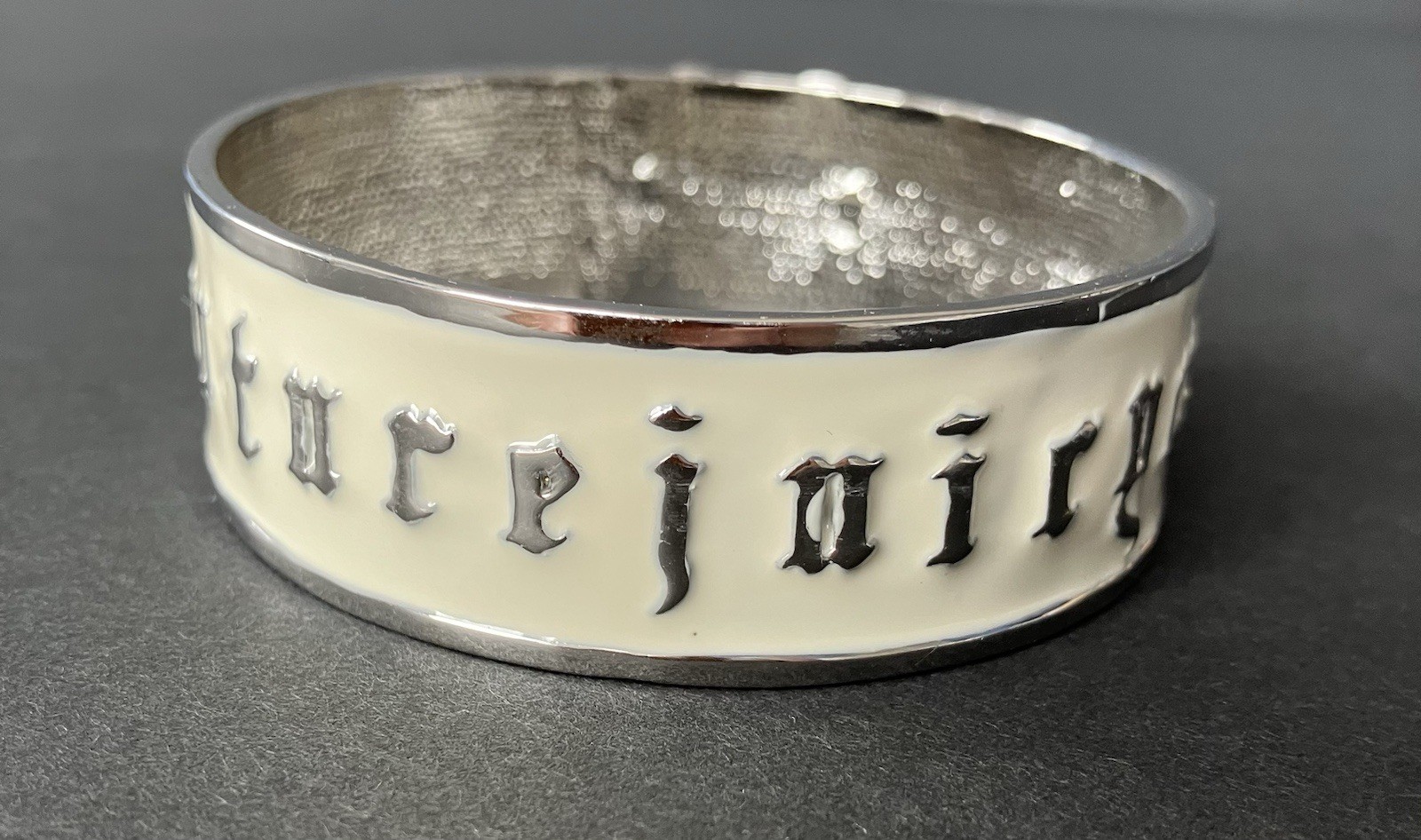 Vintage Y2K Juicy Couture Silver White/Cream Enamel Heart Bangle Bracelet