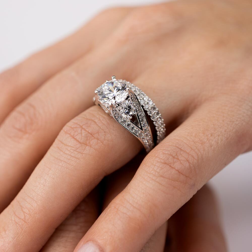 925 STERLING SILVER BRIDAL RING ROUND CENTER WITH SIMULATED FLAWLESS DIAMONDS