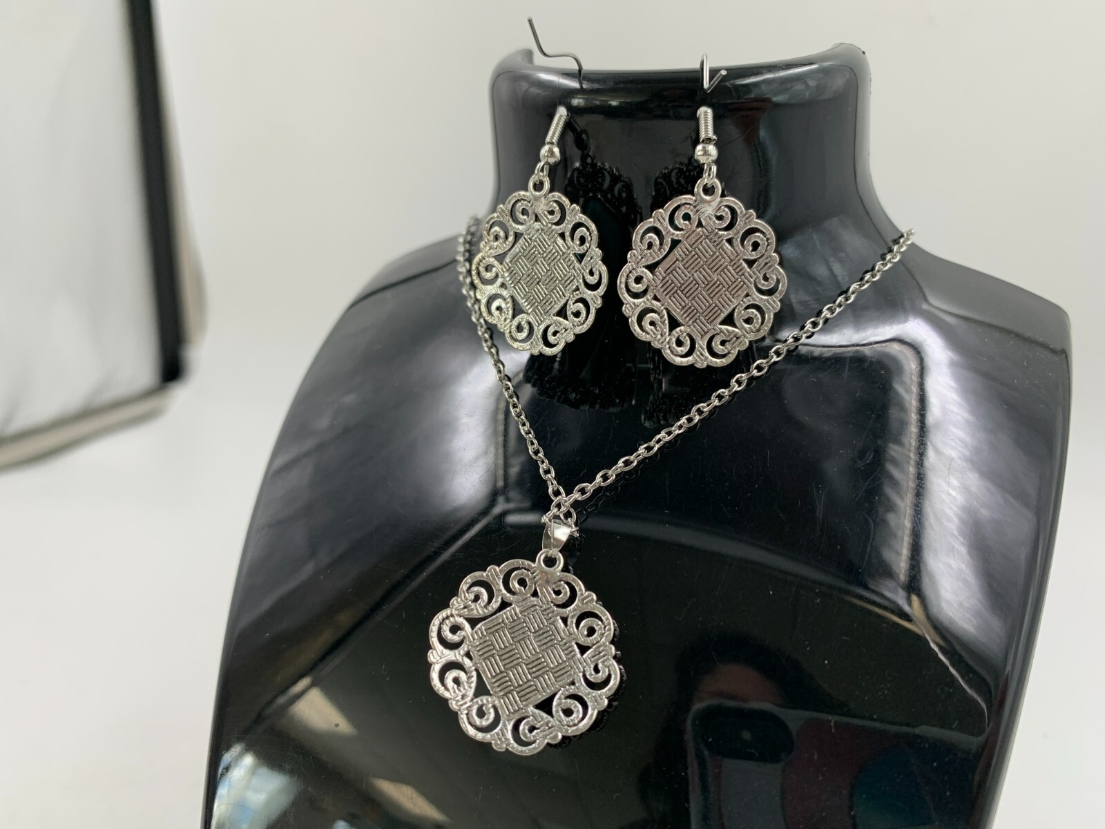 Metal & Blue Stone 9in Necklace & Earrings Set DD01B10088
