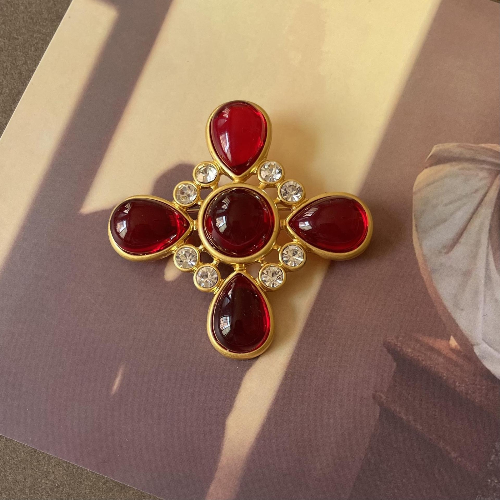Vintage Floral Cross Sunflower Brooch – Alloy Imitation Pearl Accessory Pin