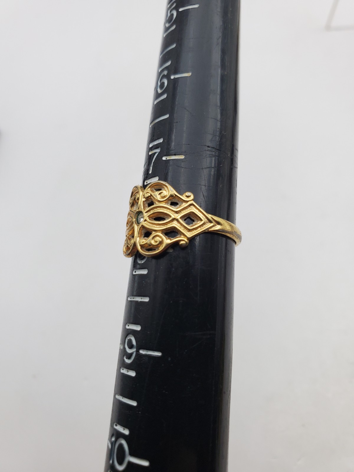 Vtg AVON 70’s Victorian Revival Filigree Ring Sz 7.75 Rhinestone Center