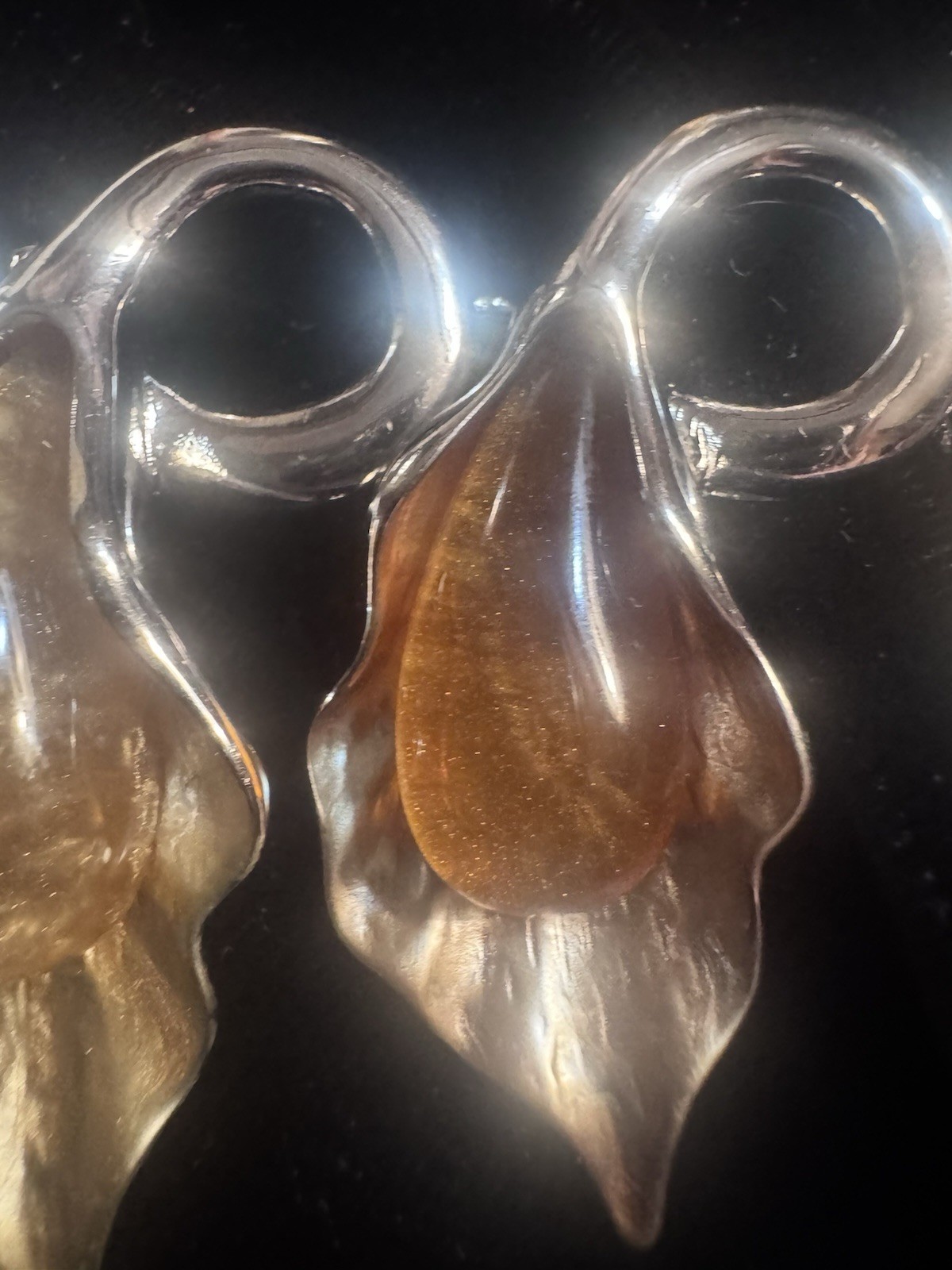 Unusual Lucite Silver Tone Leaf Jewelry Set Necklace & Earrings excellent .