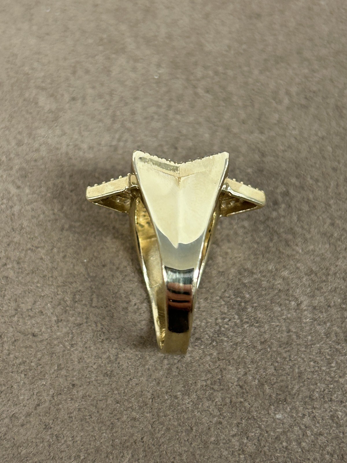 SPARKLY 10K YELLOW GOLD CZ STAR SHAPE RING SIZE 9.25
