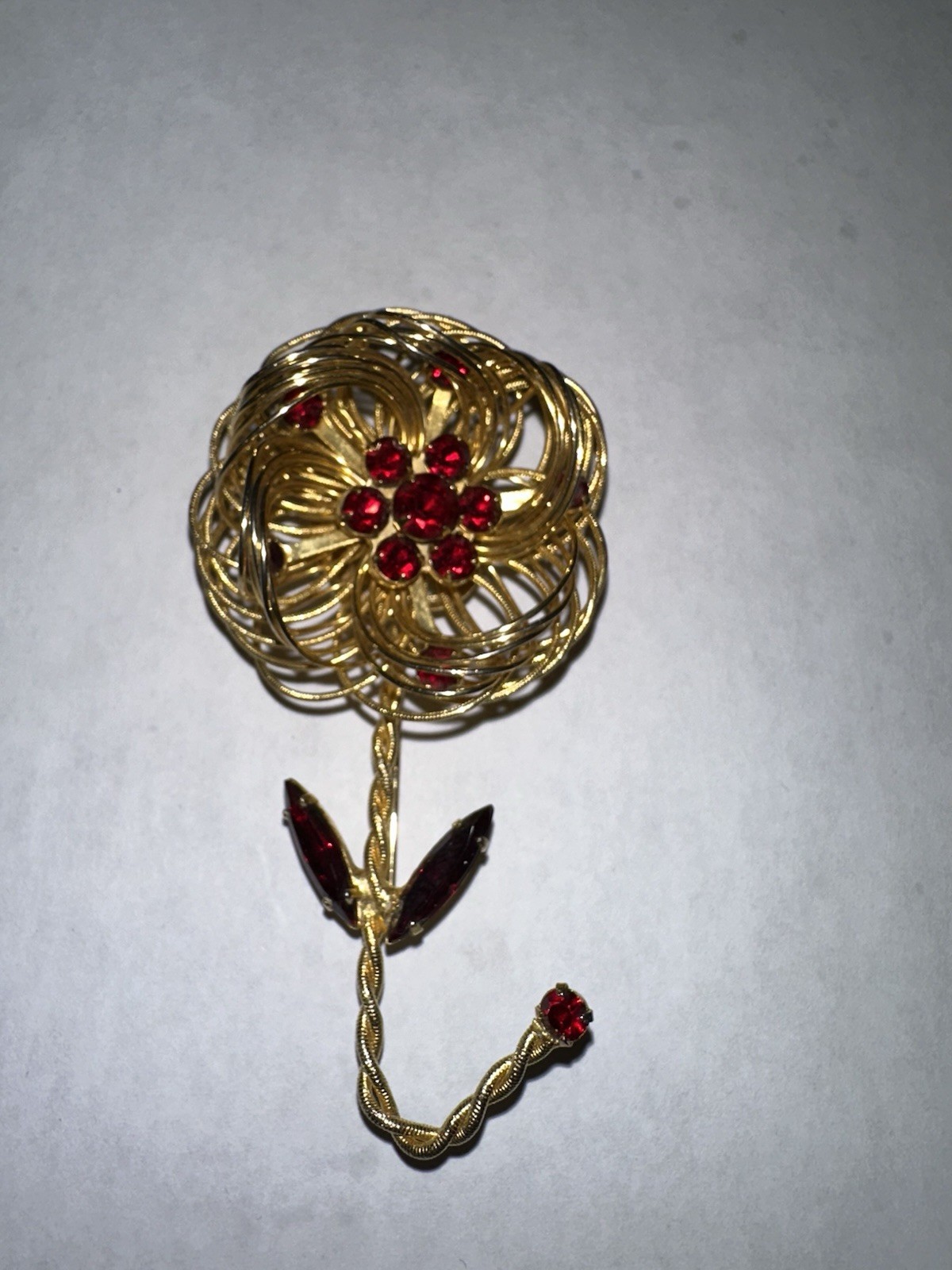 Vintage Signed WEISS Gold Tone Wire Wrapped Ruby Flower Brooch Mid-Century MCM