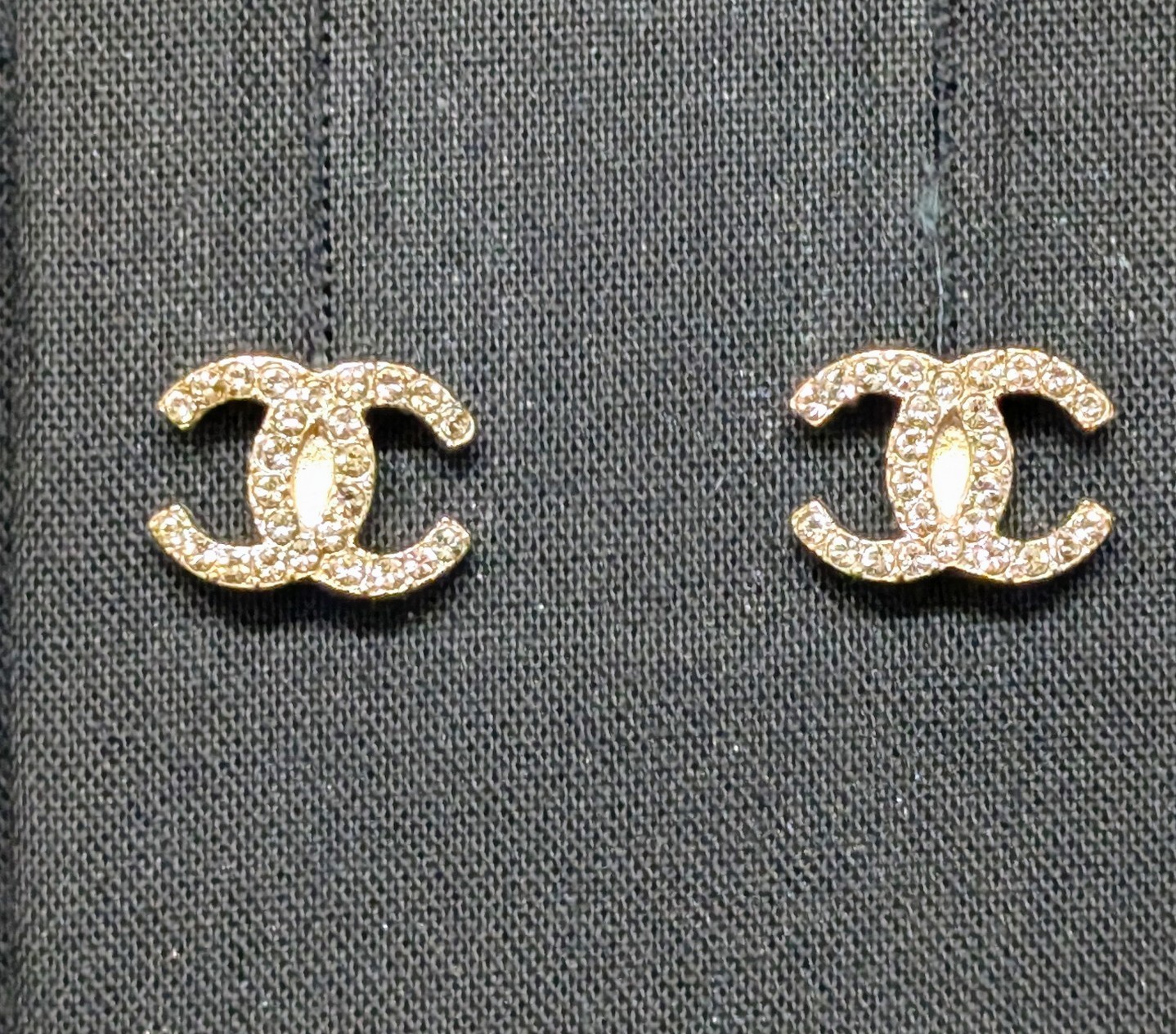 Vintage CHANEL Interlocking CC Monogram Silver Crystal Stud Earrings Box G2U
