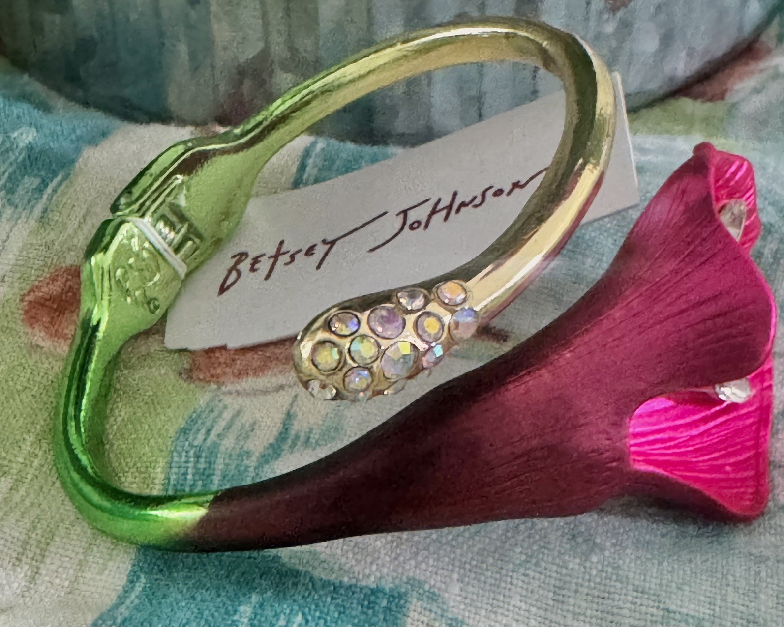 BETSEY JOHNSON CALLA LILY Gold Plated Purple Pink Stones Metallic Hinge Bracelet