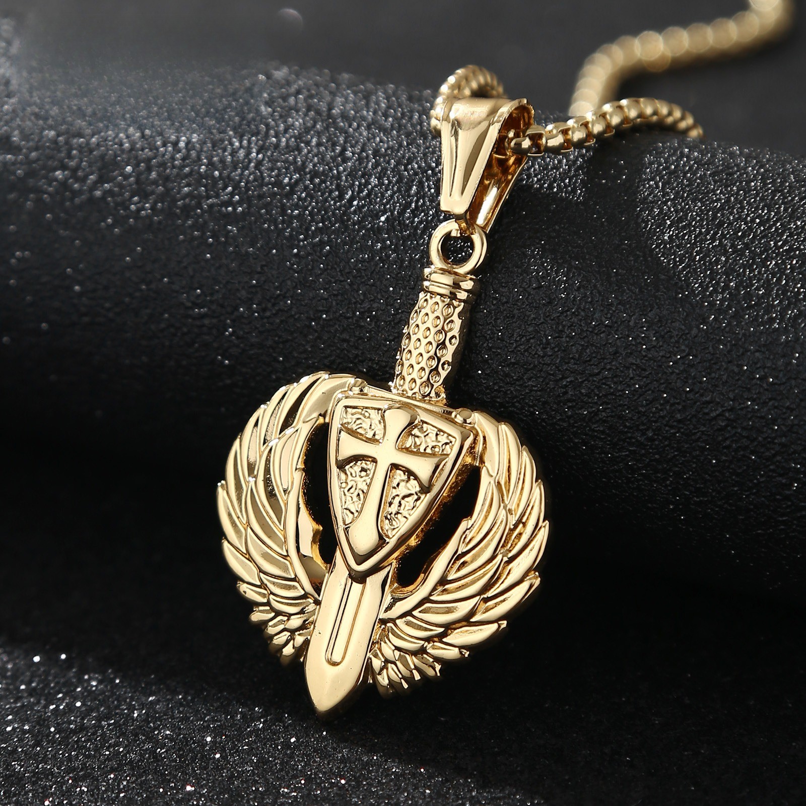 Double Wing Shield Design Symbol Courage Elegant Accessory For Office Gentlemen