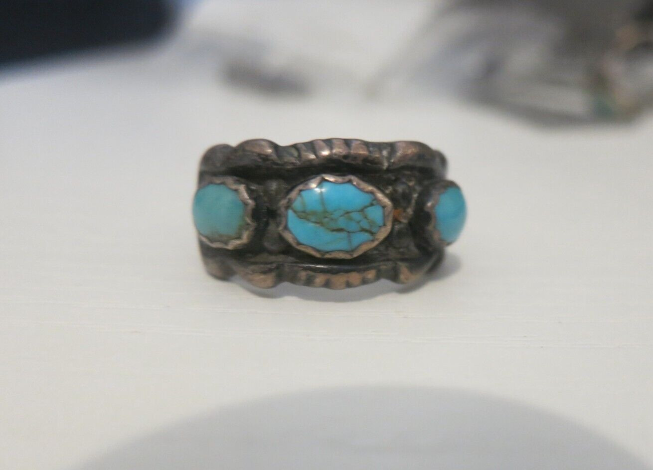 Vintage Sterling VERY OLD DESIGNERS 3 JADE Stone center RING Size 8.5
