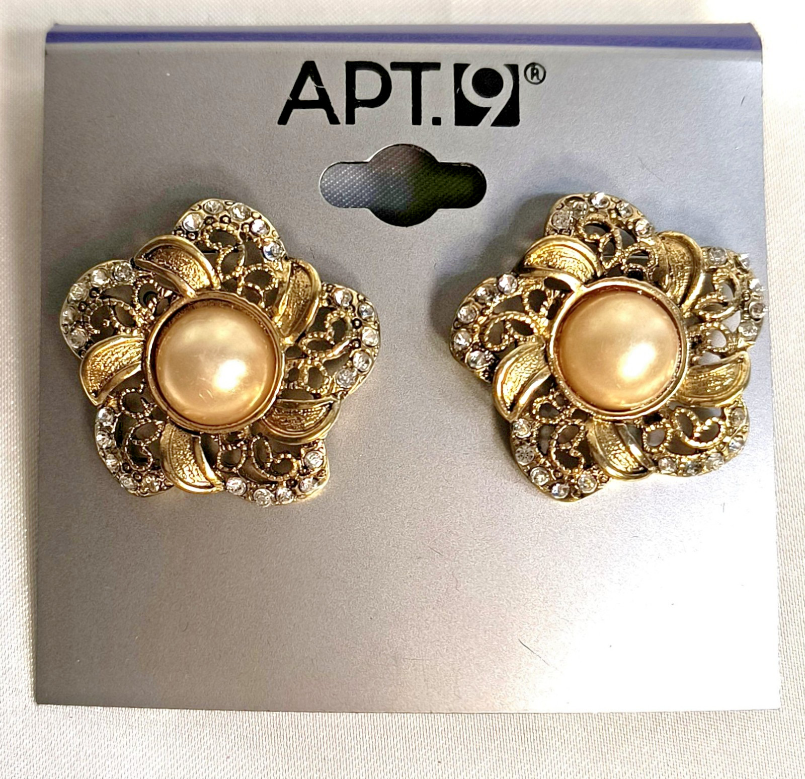 New With Tags Apt. 9 Women’s Post Earrings Goldtone Clear Crystals Faux Pearls