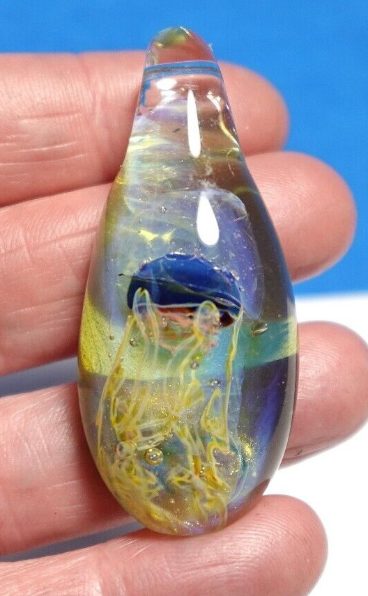 ART GLASS PENDANT JELLY FISH 2 X 7/8 X 1/2 INCH J-557