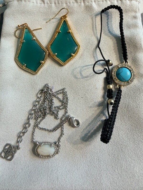 Kendra Scott Bundle Jewelry, Earrings, Necklace and bracelet