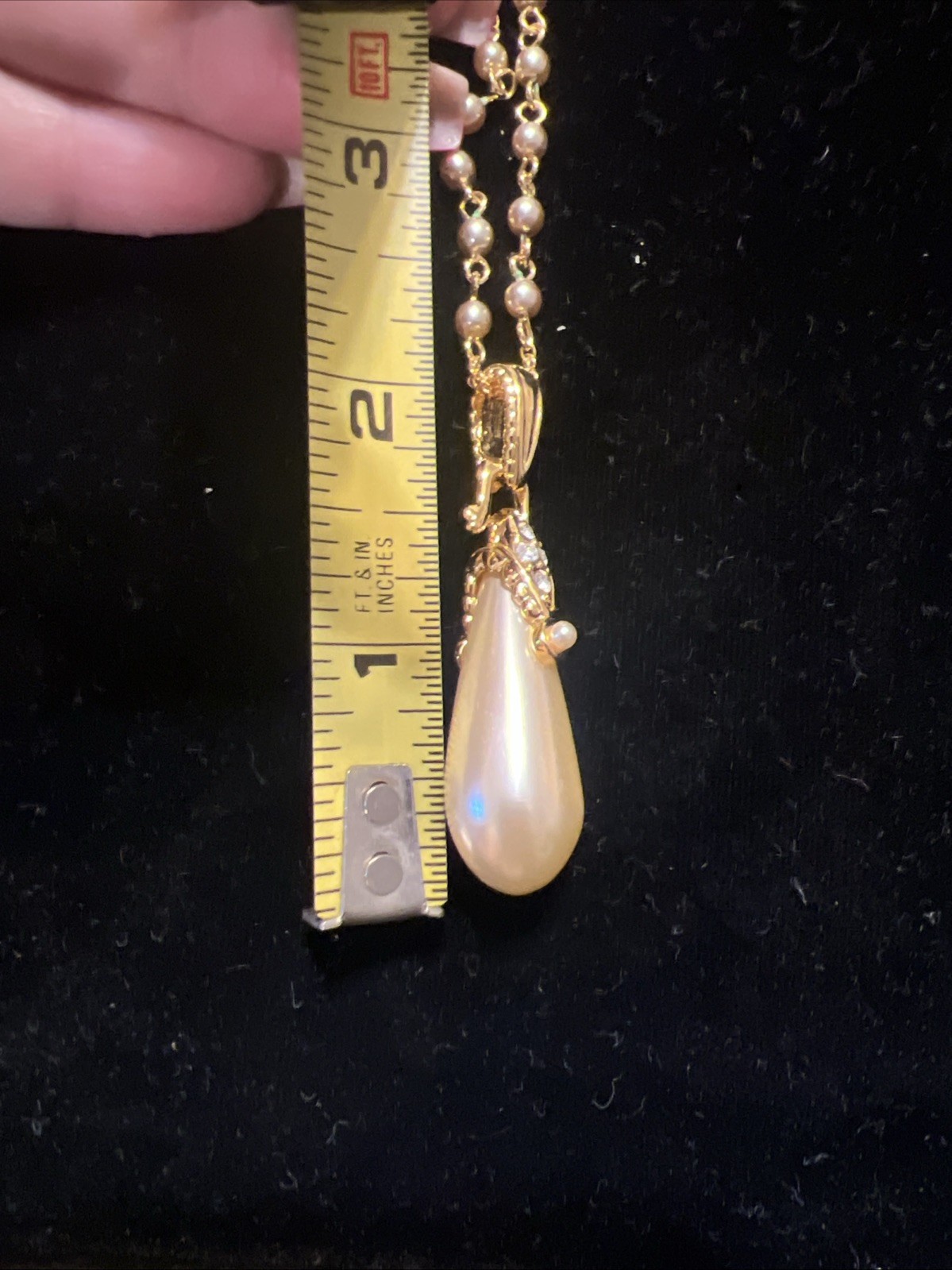 Vtg Nolan Miller Glamour Collection Gold Tone Faux Pearl Teardrop Necklace 7298