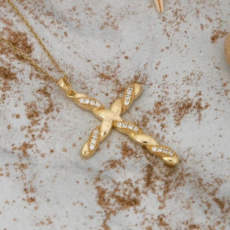 1Ct Round Cut Simulated Diamond Cross Women’s Pendant In 14k Yellow Gold Plated
