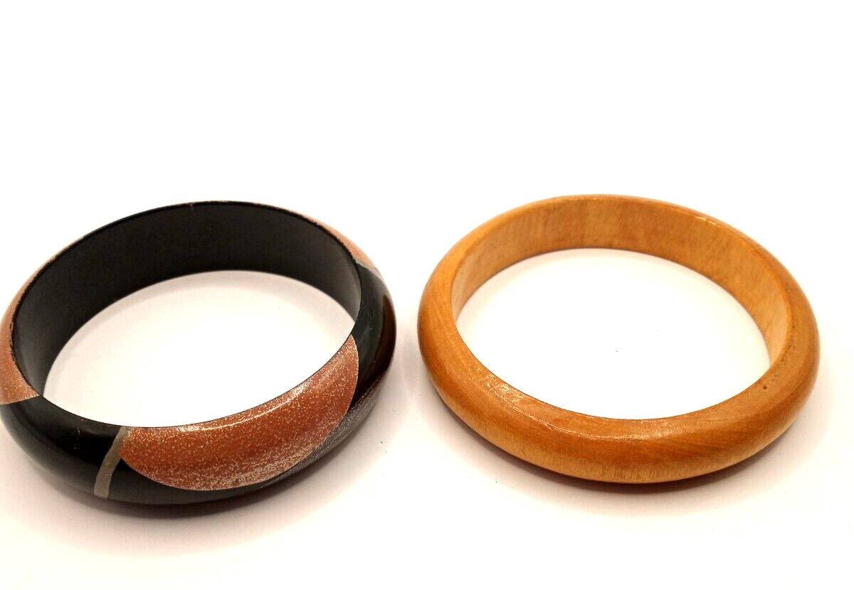 Set of 2 Wood Bangle Bracelets One Painted One Natural – Unmarked