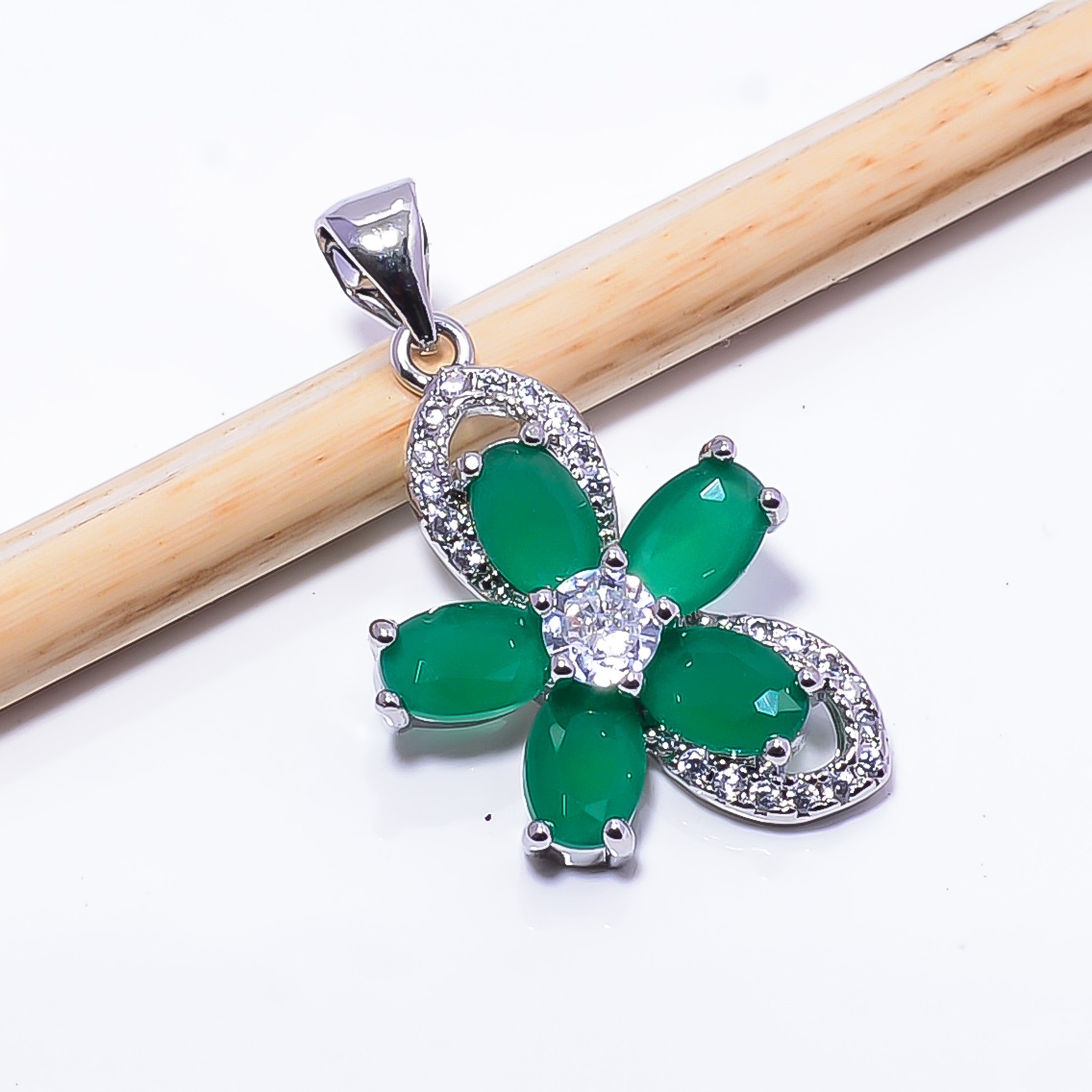 Emerald Simulated & Cubic Zirconia 925 Sterling Silver Flower Pendant 1.09″ P966