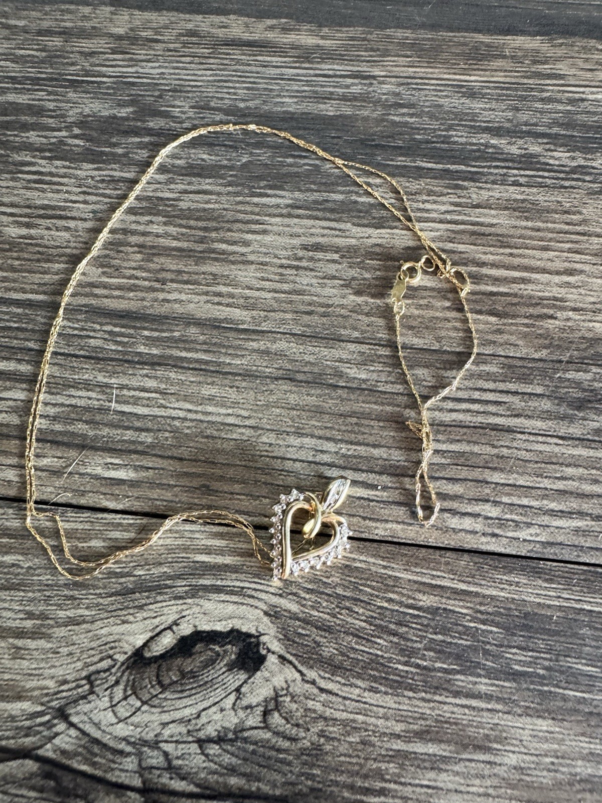 10K Yellow Gold Heart Pendant Clear Stone 1.09g Fine Jewelry Heart Charm Chain