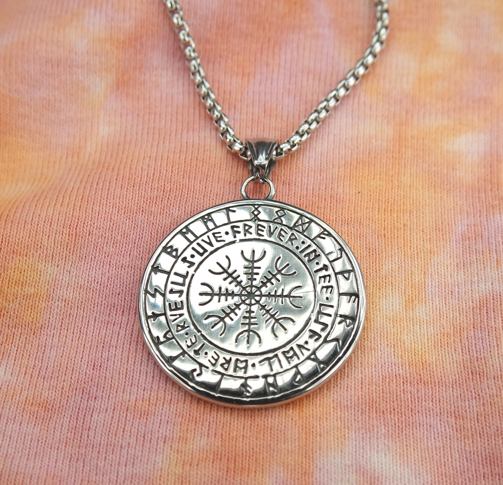 Fenrir Necklace Garmr Dire Wolf Hellhound Yggdrasil Runes Pendant Stainless