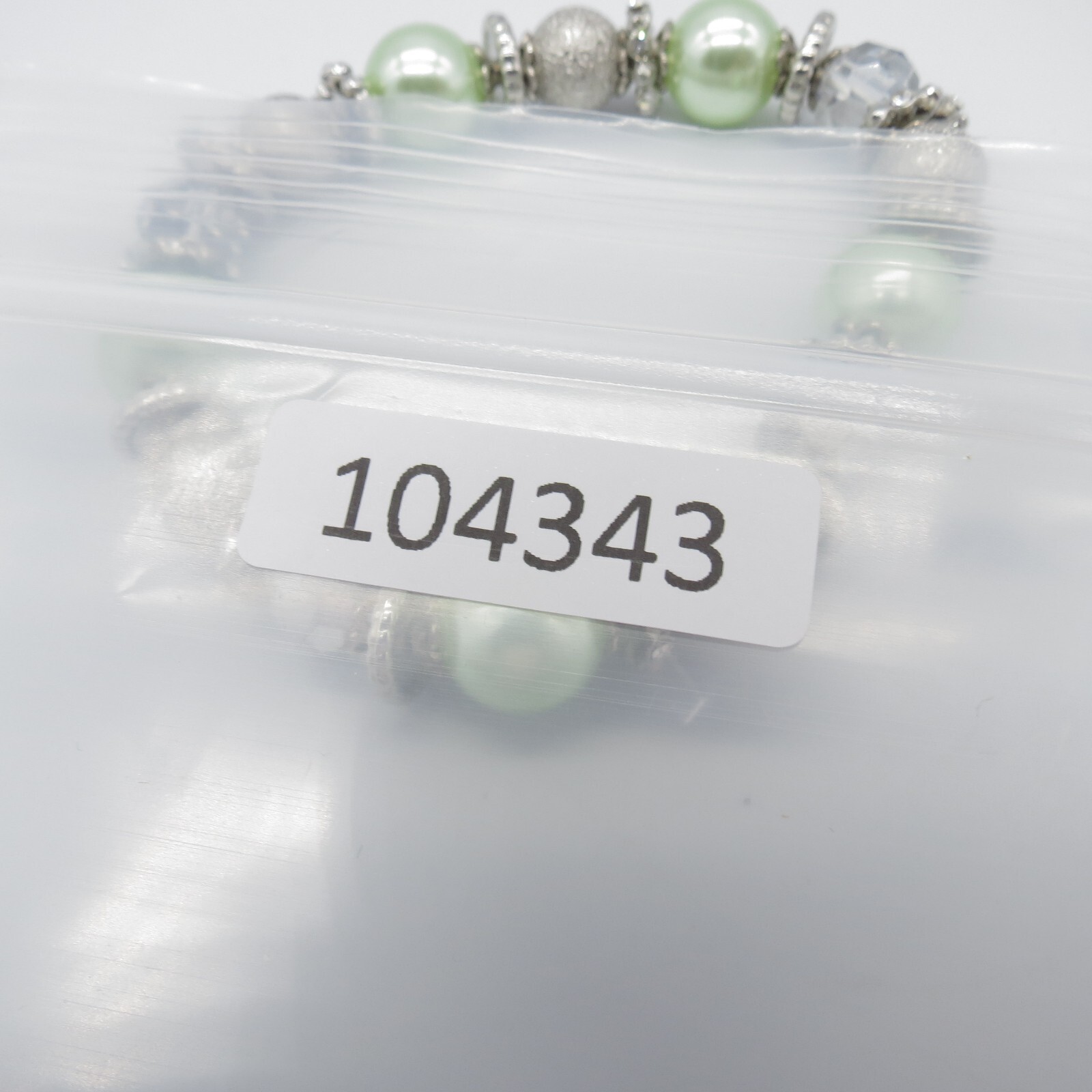 Green Pearlized Beads Stretch Bracelet Silver Tone Boho Everyday Wear 6.75″