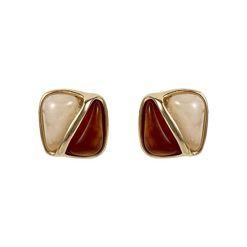 Fashionable Hong Kong Style Amber Earrings Ideal for Casual or Formal Wear