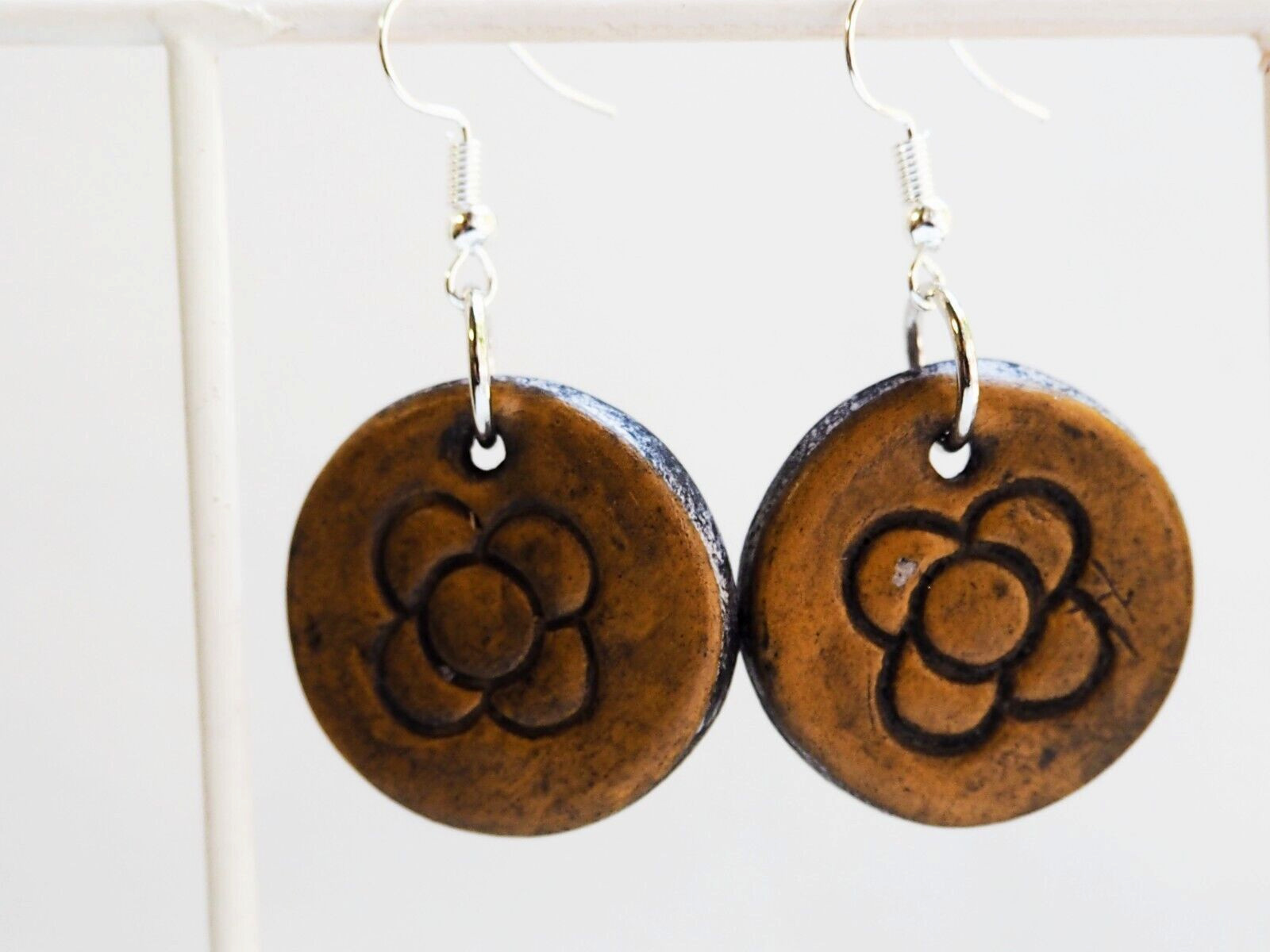 Earrings Of Flower Panot IN Ceramic Finish Matt, Doesn’T Se Decoloran Mustard