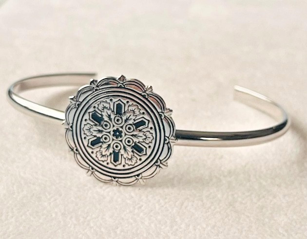 Lenox Sterling Silver Cuff Bracelet Round Filigree Medallion Scalloped Edge New