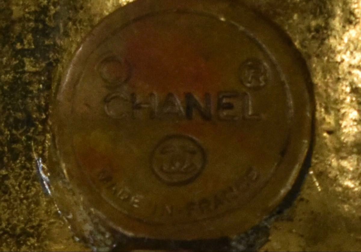 Auth CHANEL Round CC Logo Gold Clip-On Earrings Vintage 97P Stud Made in France