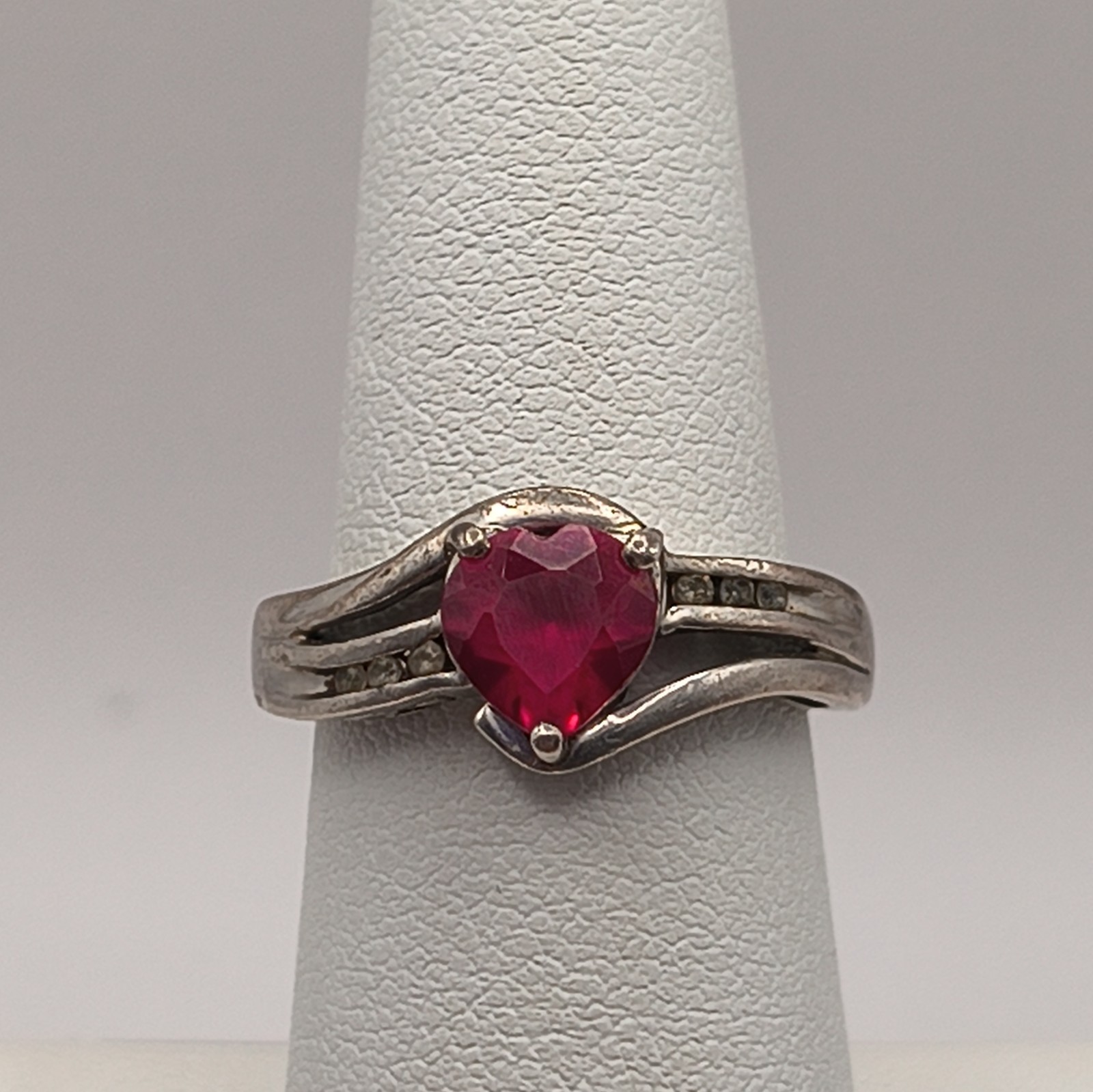Modern Sterling Silver 925 Heart-shaped Synthetic Ruby Ring Size 7, 3.3 G