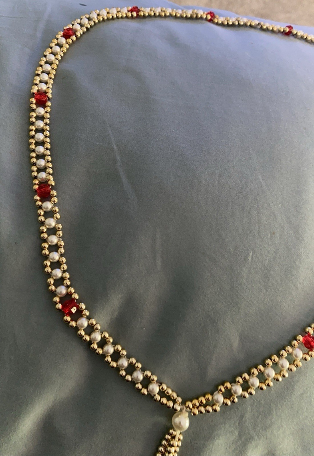 Gold, White, Red Tone Beaded Necklace Single Wide Strand Lightweight Vintage EUC