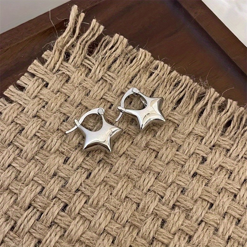 Women’s Silver Three-dimensional Five Pointed Star Ear Buckle Copper Earrings