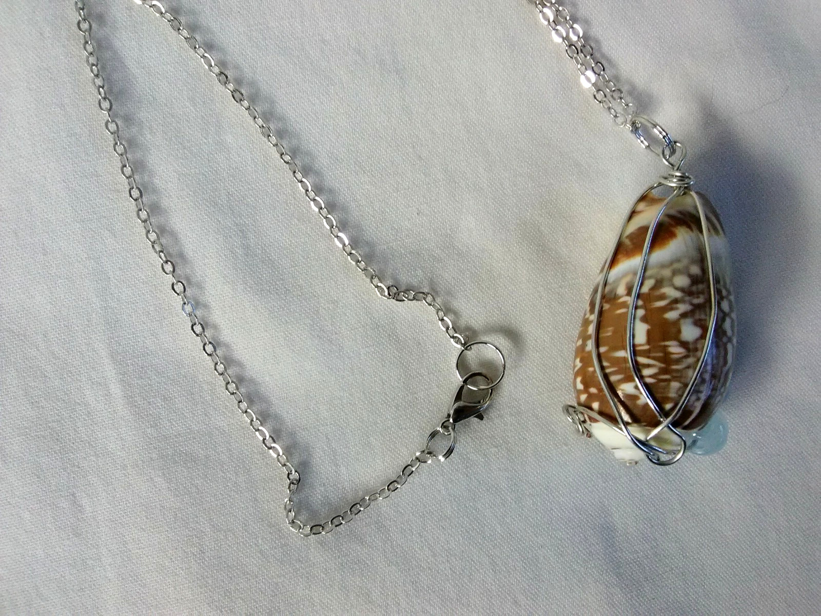 Boho Chic Olive Seashell Pendant Necklace 20″ Women’s Jewelry US Seller Gift